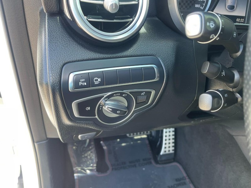 Mercedes-Benz GLC Vehicle Image 30