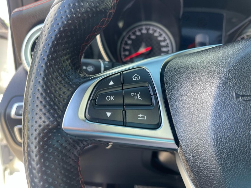 Mercedes-Benz GLC Vehicle Image 32
