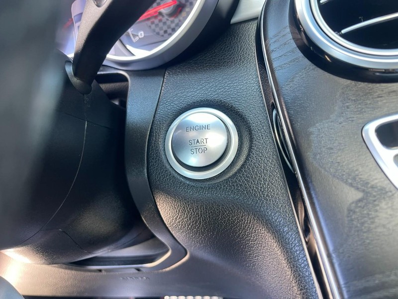 Mercedes-Benz GLC Vehicle Image 36