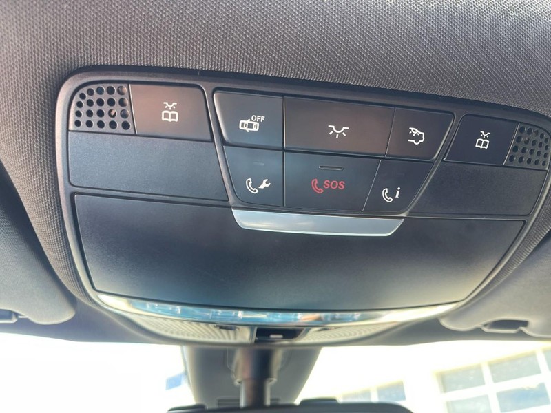 Mercedes-Benz GLC Vehicle Image 42