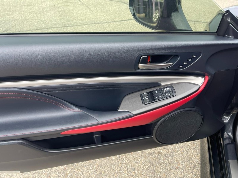 Lexus RC Vehicle Image 15