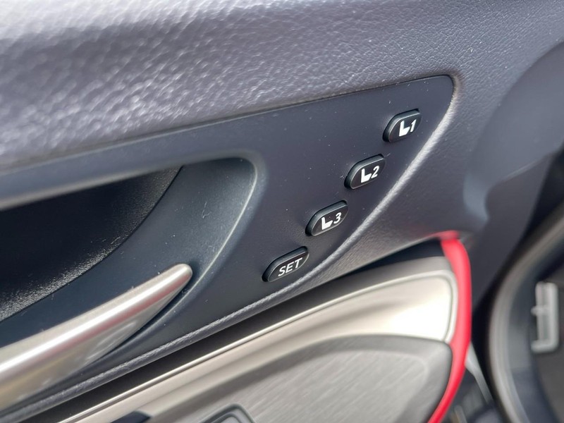 Lexus RC Vehicle Image 16