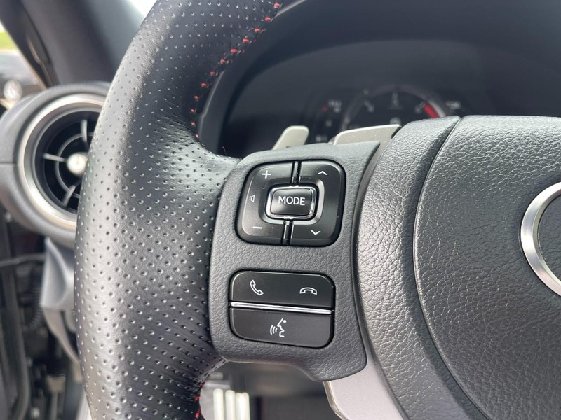 Lexus RC Vehicle Image 20