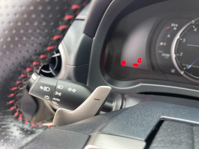 Lexus RC Vehicle Image 22