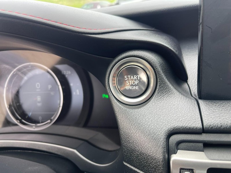 Lexus RC Vehicle Image 28