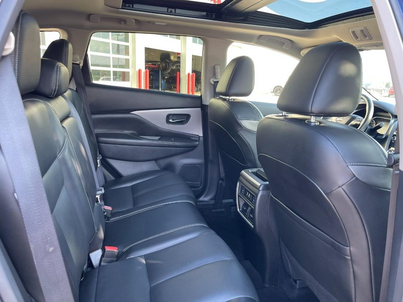 Nissan MURANO SL Vehicle Image 13