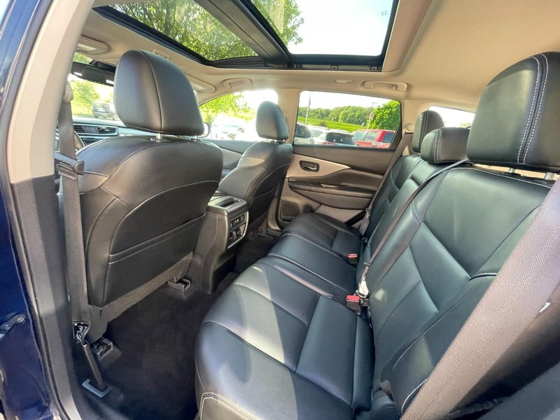Nissan MURANO SL Vehicle Image 19
