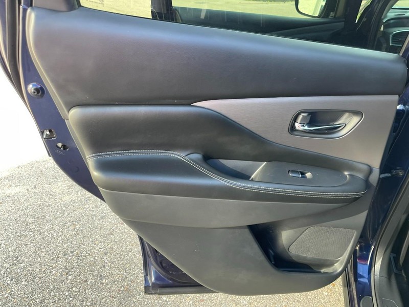Nissan MURANO SL Vehicle Image 20