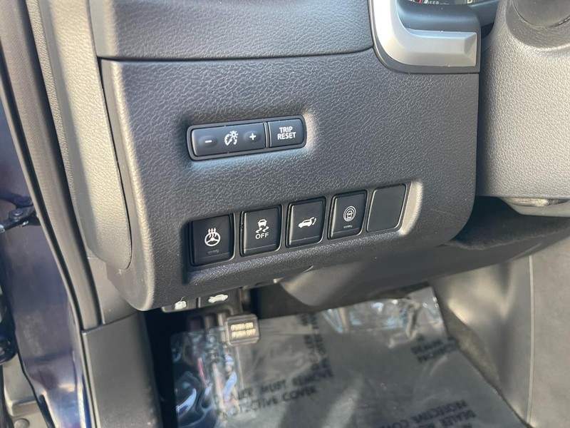 Nissan MURANO SL Vehicle Image 24