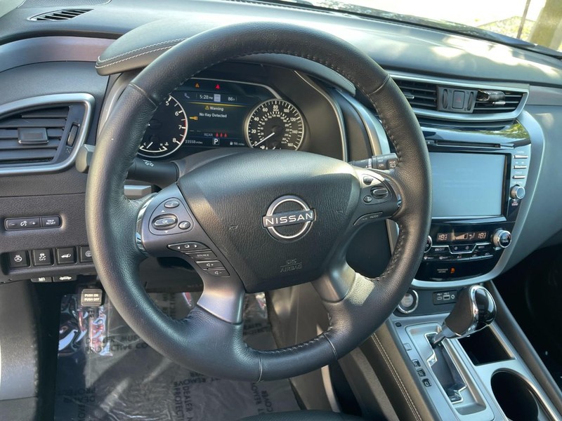 Nissan MURANO SL Vehicle Image 25