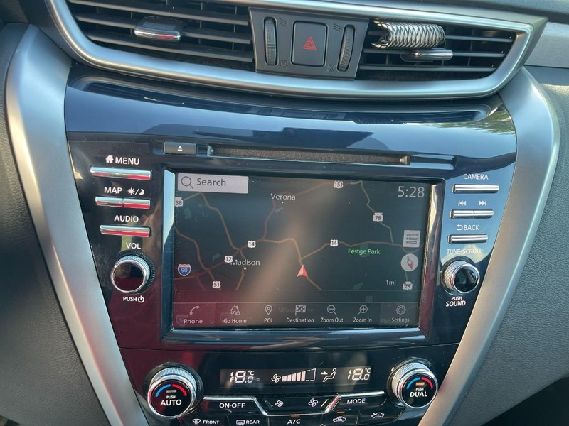 Nissan MURANO SL Vehicle Image 26
