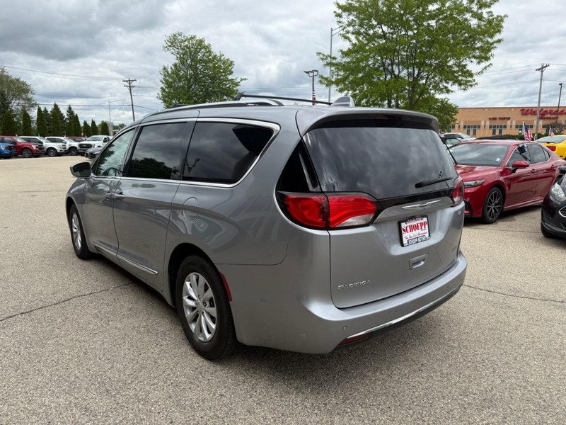 Chrysler Pacifica Vehicle Image 07