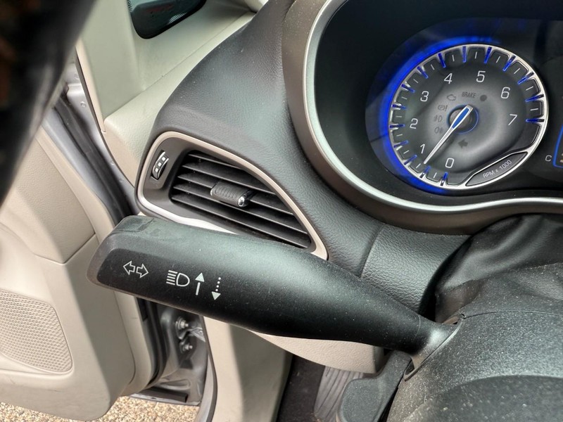 Chrysler Pacifica Vehicle Image 26