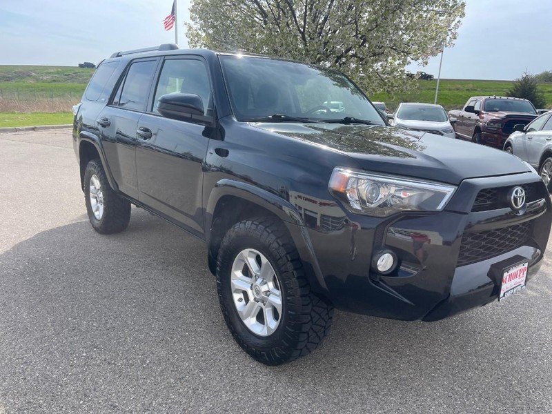 Toyota 4Runner Vehicle Image 02