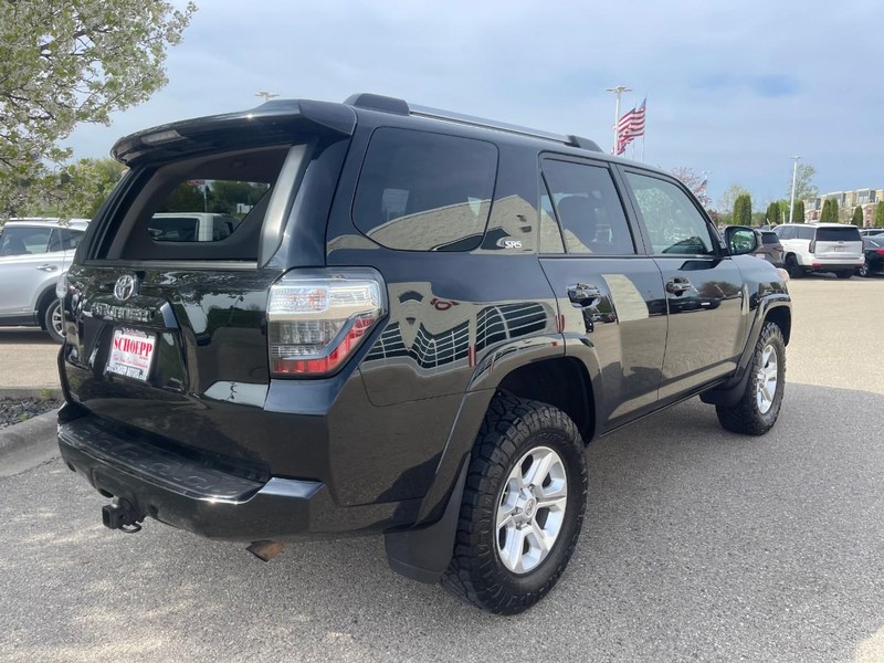 Toyota 4Runner Vehicle Image 03