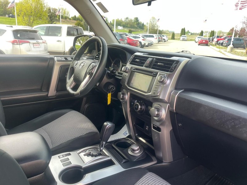 Toyota 4Runner Vehicle Image 07