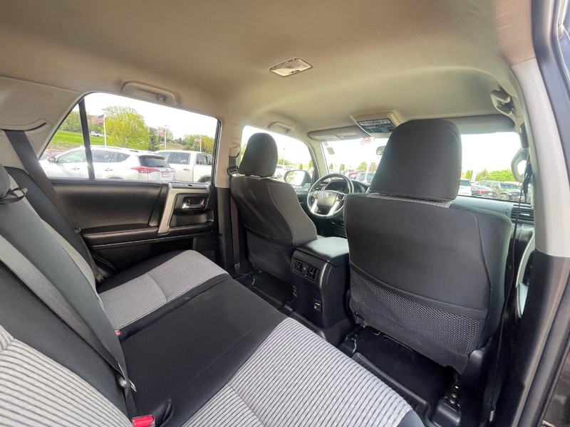 Toyota 4Runner Vehicle Image 11