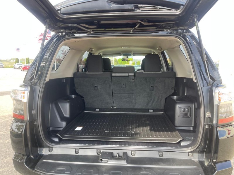 Toyota 4Runner Vehicle Image 13