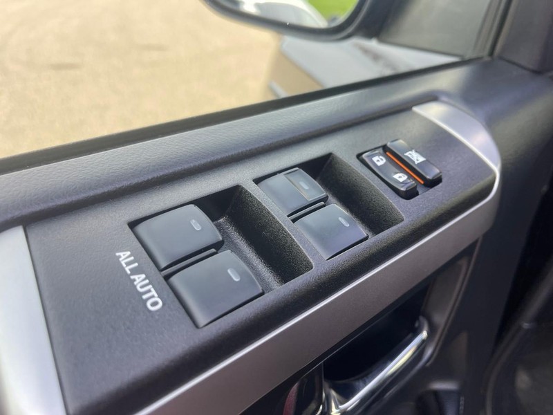 Toyota 4Runner Vehicle Image 20