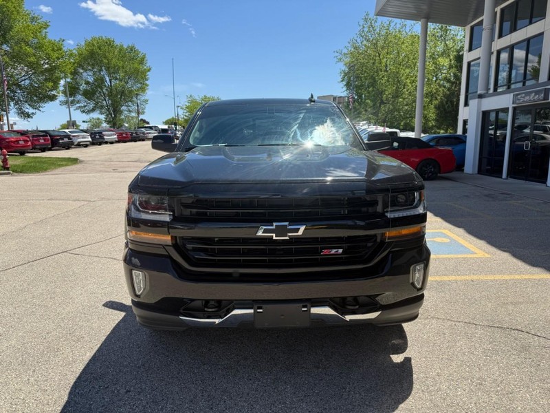 Chevrolet Silverado 1500 Vehicle Image 02