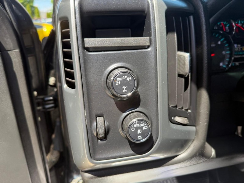 Chevrolet Silverado 1500 Vehicle Image 18