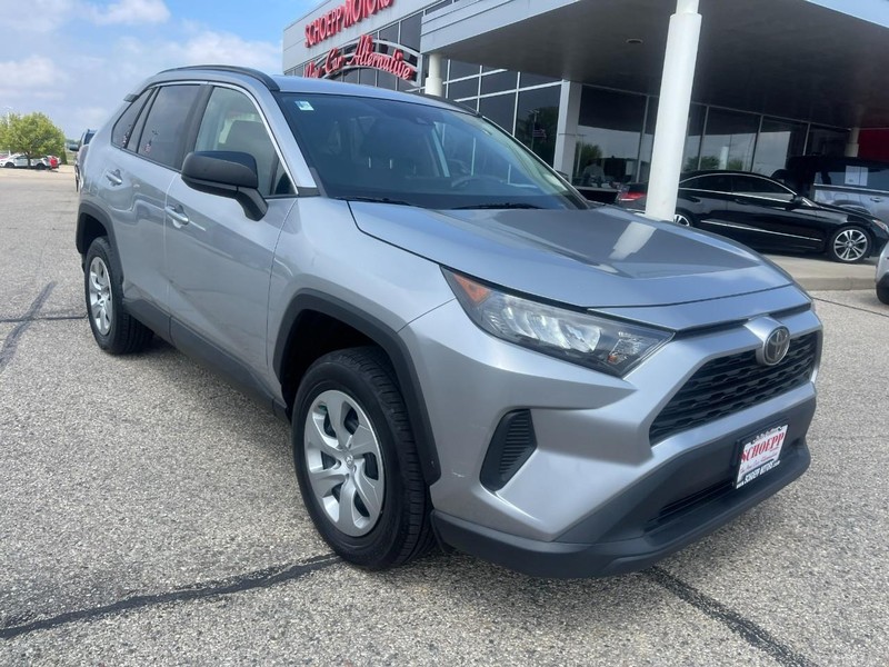 Toyota RAV4 Vehicle Image 02