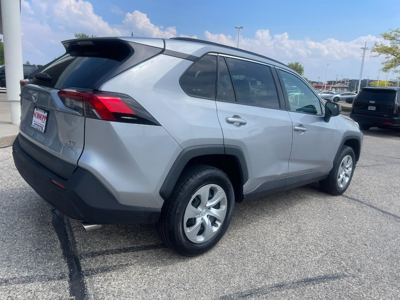 Toyota RAV4 Vehicle Image 03