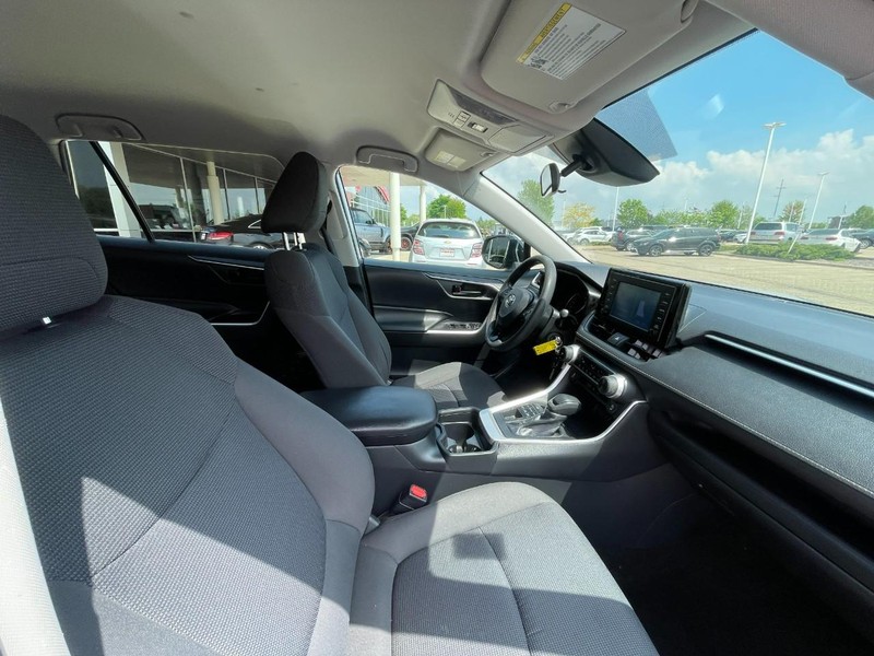 Toyota RAV4 Vehicle Image 07