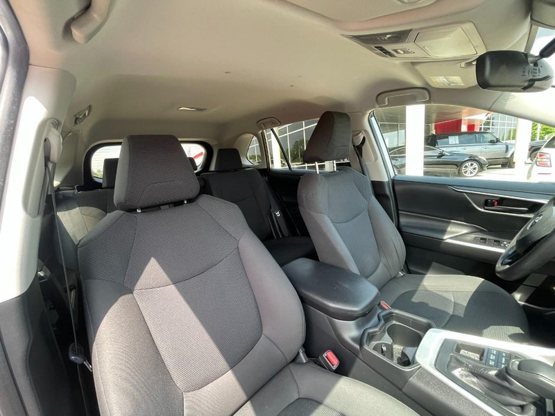 Toyota RAV4 Vehicle Image 08