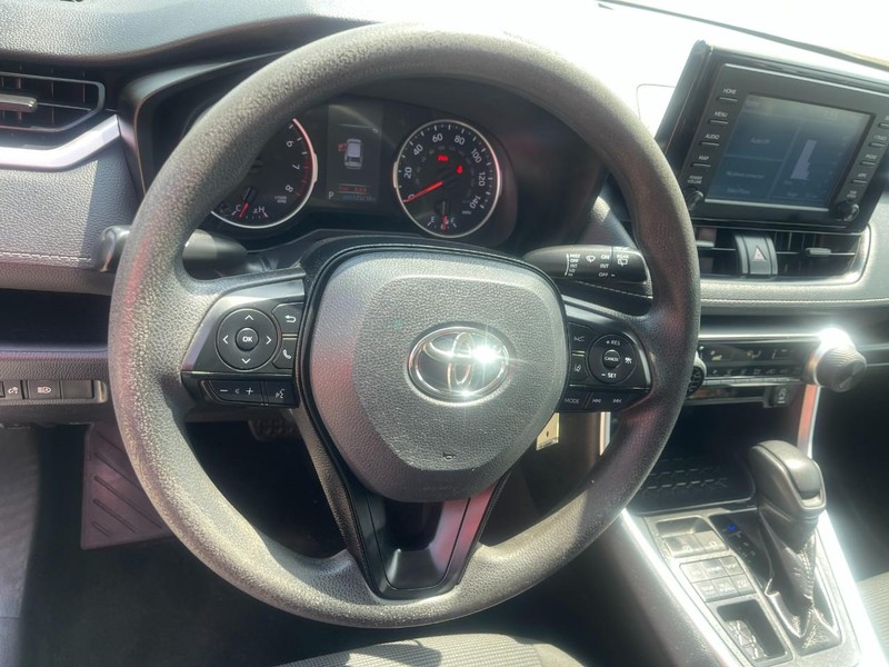 Toyota RAV4 Vehicle Image 19