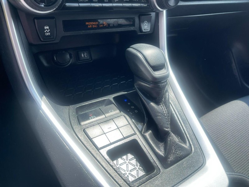 Toyota RAV4 Vehicle Image 24