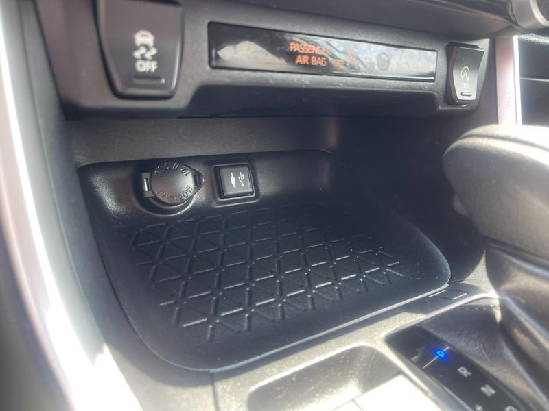 Toyota RAV4 Vehicle Image 25