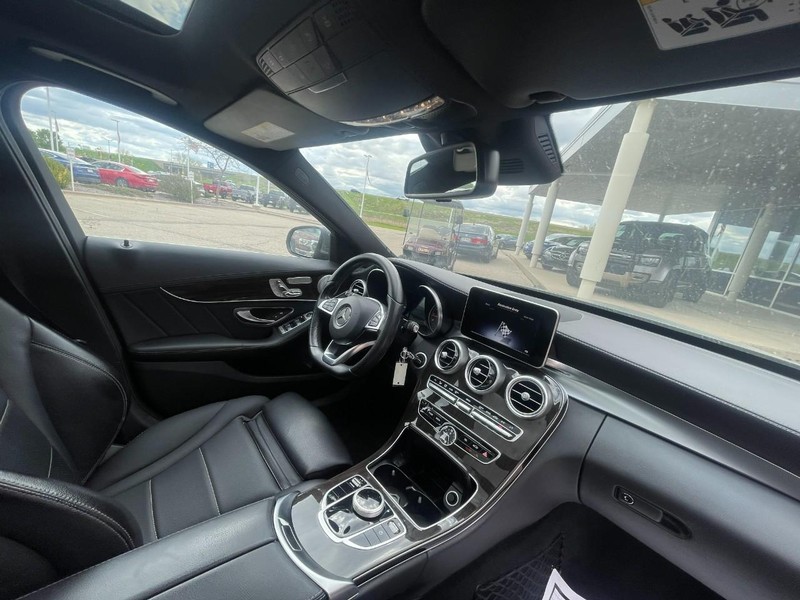 Mercedes-Benz C-Class Vehicle Image 07