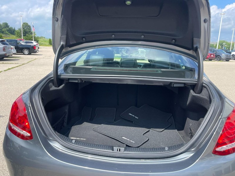 Mercedes-Benz C-Class Vehicle Image 16