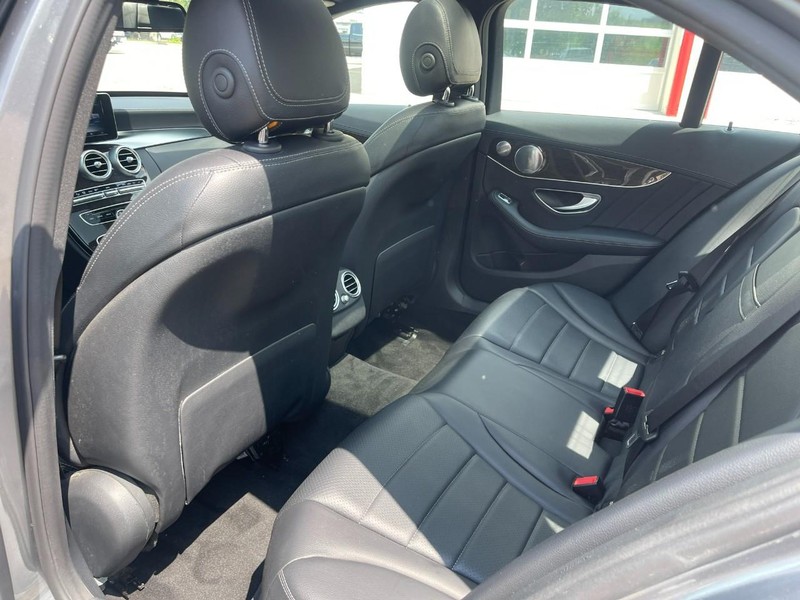 Mercedes-Benz C-Class Vehicle Image 17