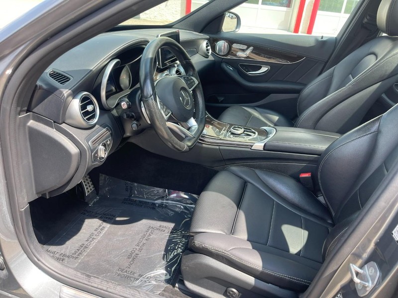 Mercedes-Benz C-Class Vehicle Image 19