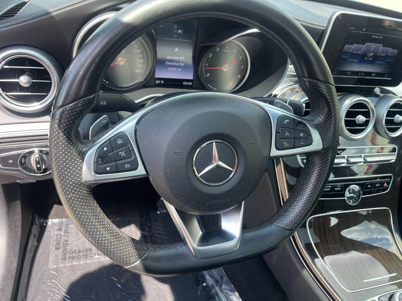 Mercedes-Benz C-Class Vehicle Image 24