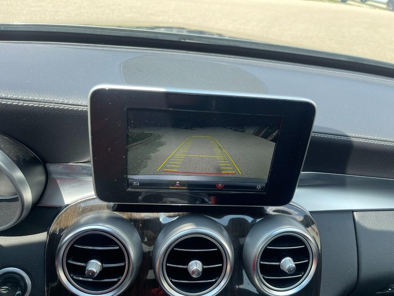 Mercedes-Benz C-Class Vehicle Image 27