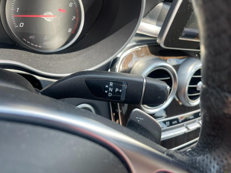 Mercedes-Benz C-Class Vehicle Image 30