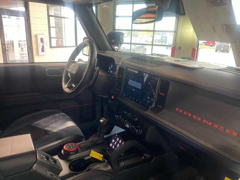 Ford Bronco Vehicle Image 10