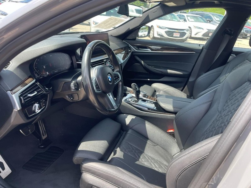 BMW 5 Series Vehicle Image 21