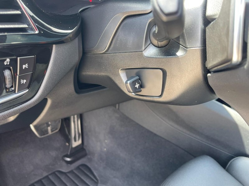 BMW 5 Series Vehicle Image 26