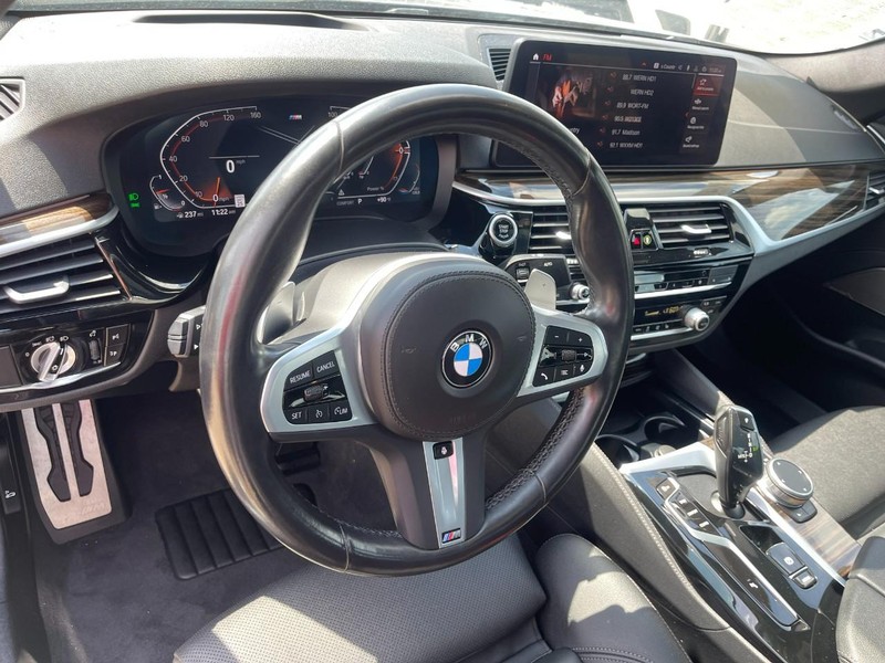 BMW 5 Series Vehicle Image 27