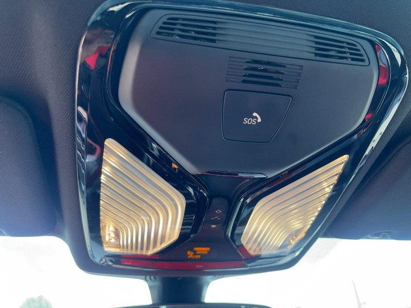 BMW 5 Series Vehicle Image 38