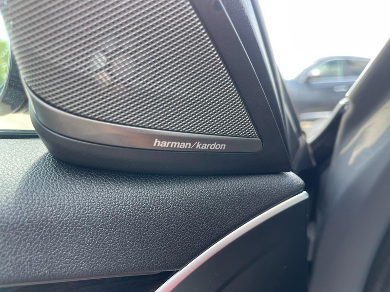 BMW 5 Series Vehicle Image 40