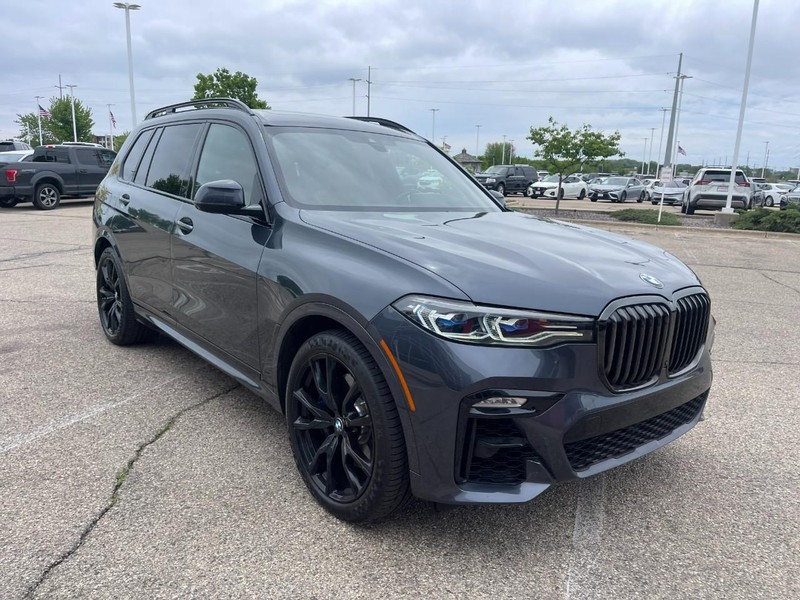 BMW X7 Vehicle Image 02