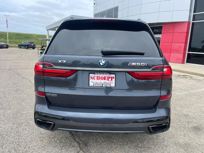BMW X7 Vehicle Image 04