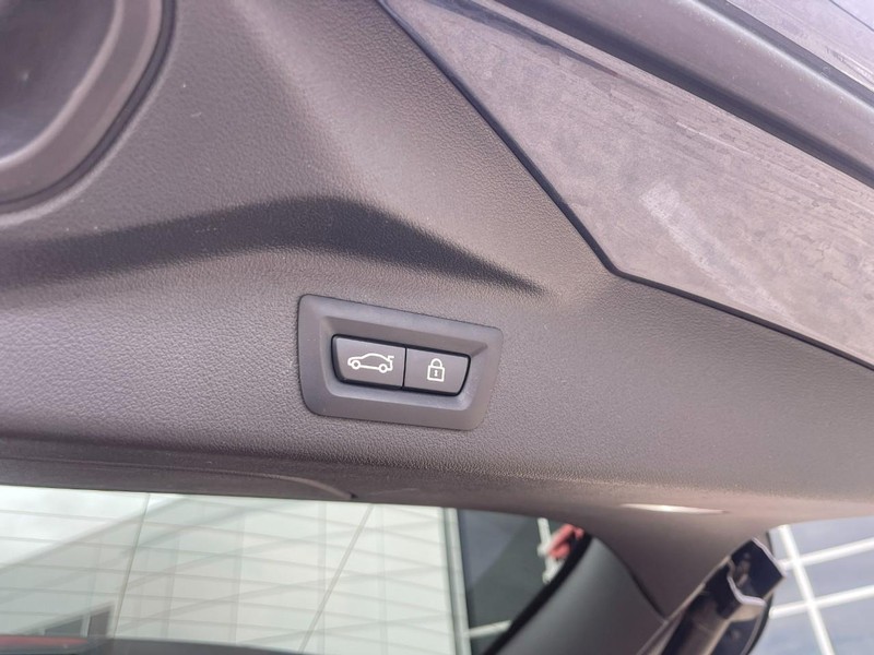 BMW X7 Vehicle Image 25