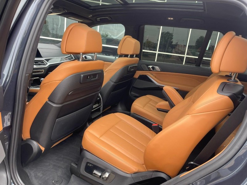 BMW X7 Vehicle Image 27