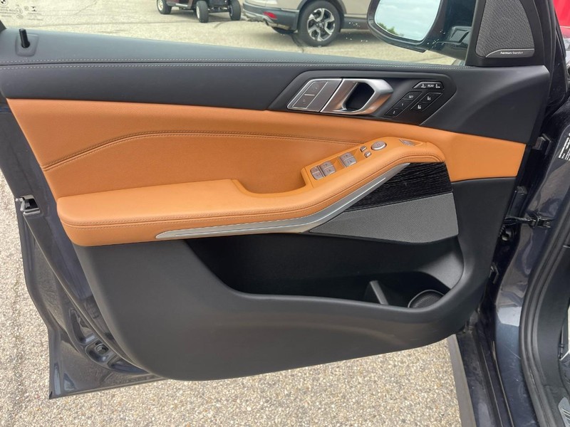 BMW X7 Vehicle Image 33